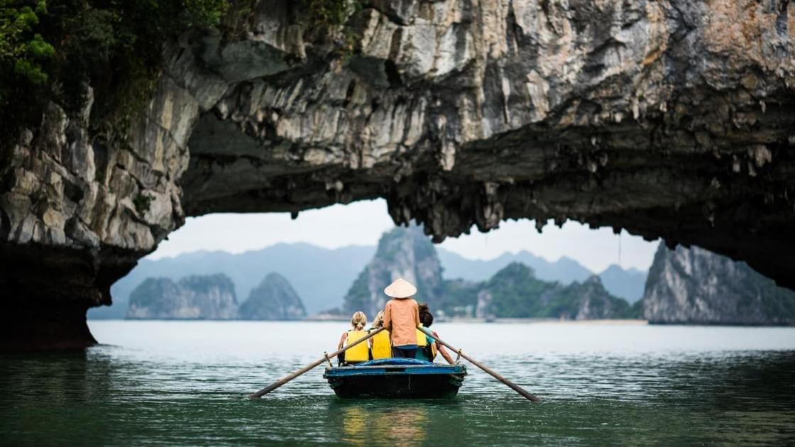 Cat Ba Violet Hotel Chan Chau ภายนอก รูปภาพ