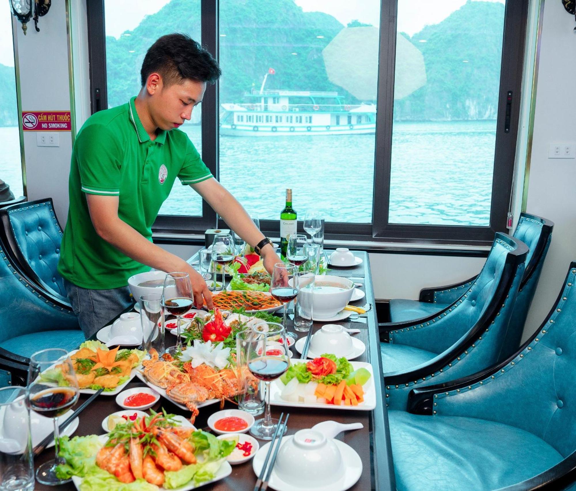 Cat Ba Violet Hotel Chan Chau ภายนอก รูปภาพ